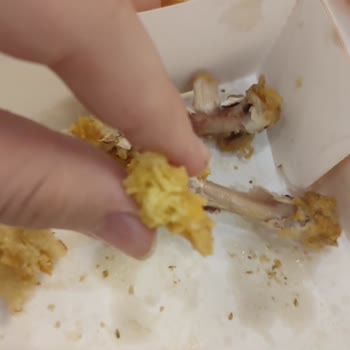 Popeyes'ten Gelen Çiğ Ve Sert Tavuk, Hijyen Sorunu Ve Değişim Cevapsızlığı