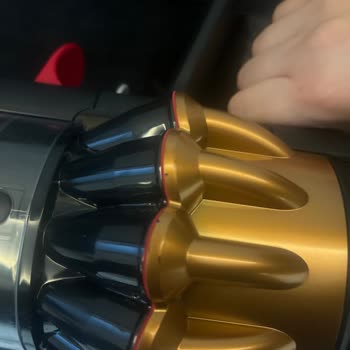 Dyson V16 Piston Animal Süpürge Servisten Göçük Ve Darbe İle Dönerek Tam Değişim Ve İade Talebi