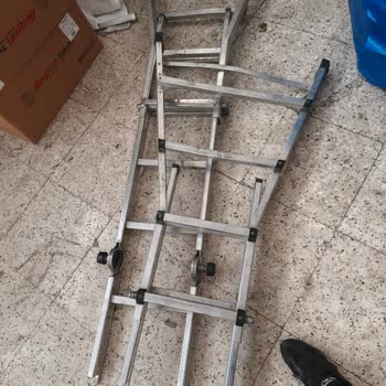 Küçük Kayma Sonrası Kırılan Teleskopik Merdiven Ve Yetkili İletişim Eksikliği