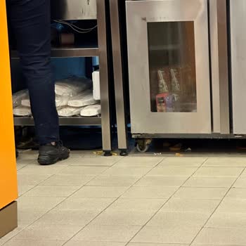 Sultangazi Popeyes Şubesinde Hijyen, Hizmet Ve Ürün Kalitesi Çöküşü