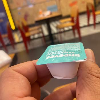 Popeyes Bozuk Tavuk, Sıcak Mayonez Ve Eksik Buz Makinesi Sorunları