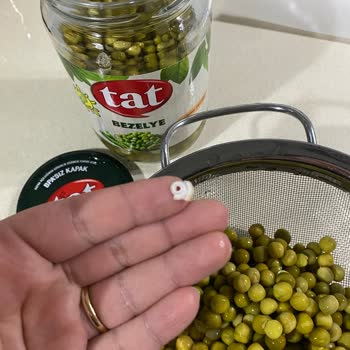 Bezelye Kavanozunda Salyangoz Kabuğu Tespit Edildi