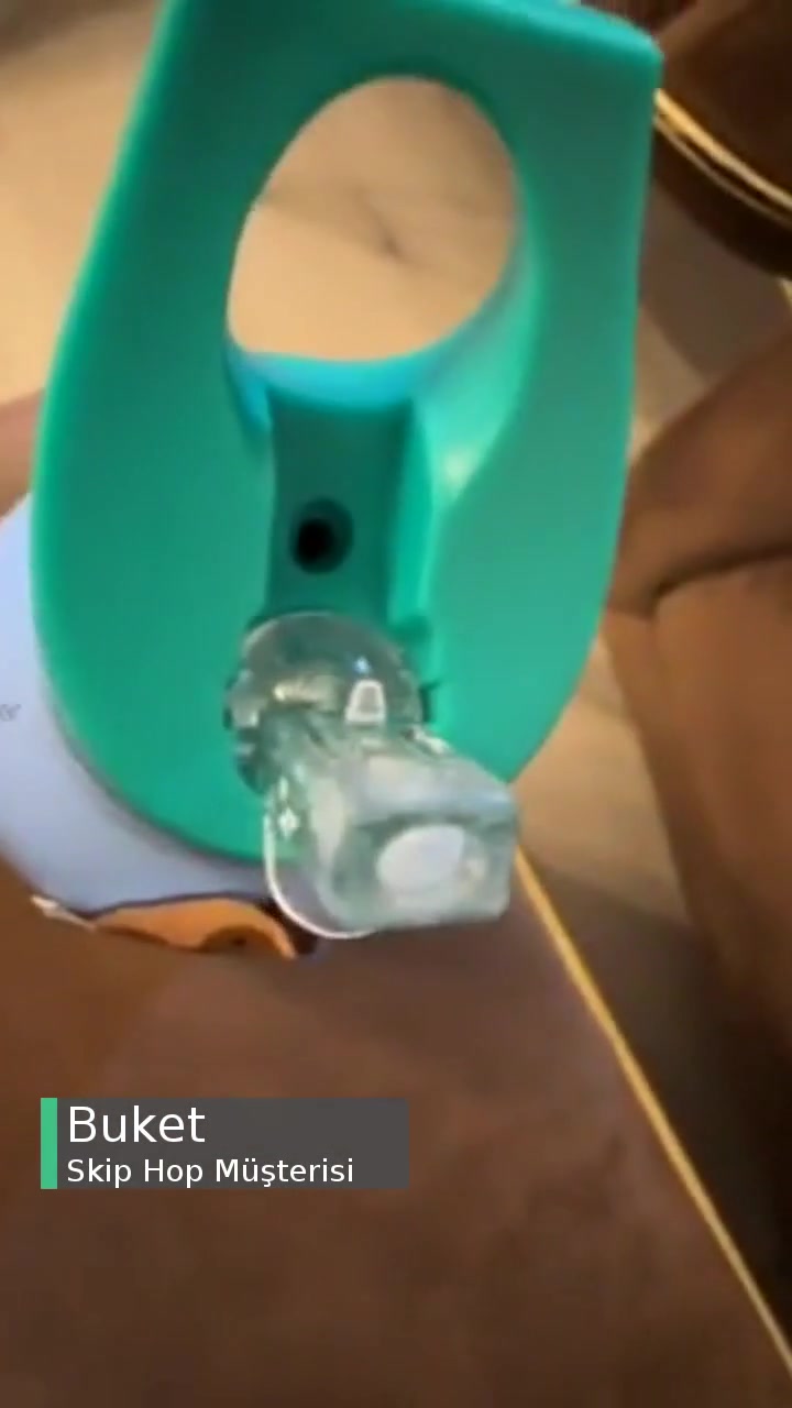 Skip Hop Yeni Aldığım Suluk Akıtıyor! videonun kapak resmi