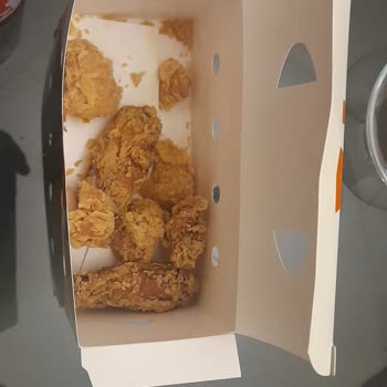 Yemeksepeti Siparişimde Geciken Teslimat, Donmuş Tavuk Ve Eksik Acılı Kanat