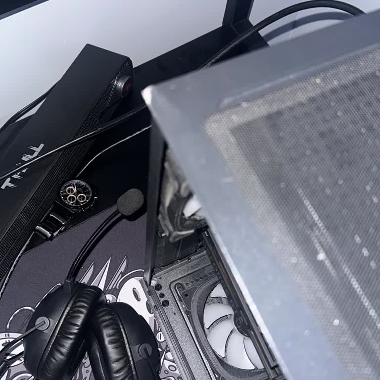 City Bilişim'in Garanti Kapsamındaki Tamirinde Parça Değişimleri Eksik Ve Kasa Hasarlı