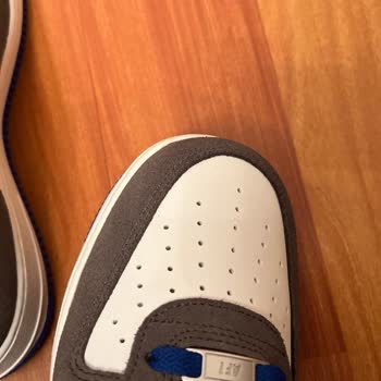 Defolu Nike Air Force 1 Ayakkabının Fiyat Korunarak Değişim Talebi