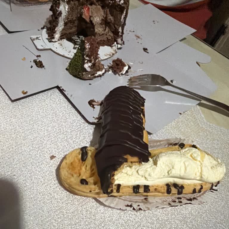 Satın Alınan Ekler Ve Pastada Bozulma Ve Sağlık Endişesi