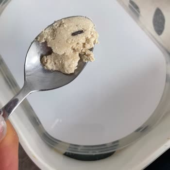 Helvanda Siyah Parça Çocuğum İçin Sağlık Riski, Firma Geri Dönüş Yapmadı