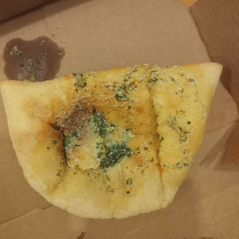 Sitedeki Görsellerle Gelen Ürünlerin Uyuşmazlığı Ve Düşük Pizza Kalitesi