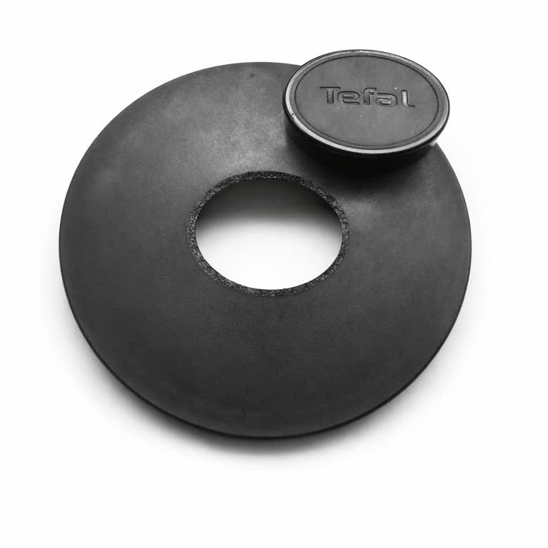 Tefal Çay Makinesinin Üst Demlik Kapağı Kırıldı, Yedek Parça Temin Edilemedi