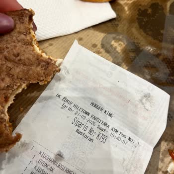 Çocuk Menüsünde Kötü Koku Ve Şüpheli Malzeme: Sağlık Riski