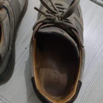 Ayakkabının İç Astarı Kısa Sürede Karardı Ve Müşteri Hizmetlerine Ulaşılamadı