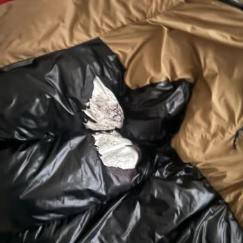 Lufian Kaz Tüyü Mont İç Astarı Hızlıca Yırtıldı