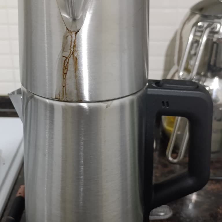 Media Markt İzmir Point'te Yeni Tefal XL Çaycıda Sızma Sorunu, Hızlı Değişim Talebi