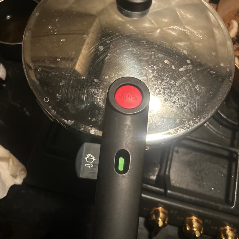 Düdüklü Tencere Su Damlama Ve Geç Pişirme Sorunu, Kapağın Maliyeti Yeni Tencereyi Aşıyor