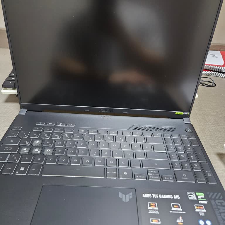 Kutu Açıldığı An Ekranda Yeşil Çizgiler Ve Uzun İade Bekleyişi