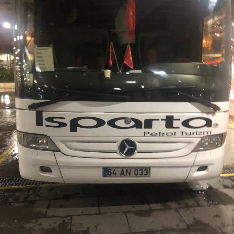 Denizli Otogarı’nda Otobüs Durdu, Şirket Bilgi Vermedi Ve Ekstra Masrafla Başka Firma Bilet Almak Zorunda Kaldık