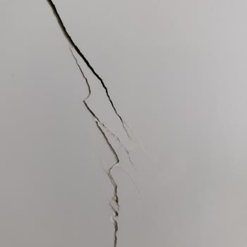 Erzurum Saray İnşaat'ta Çatlak Duvarlar Ve Cevapsızlık