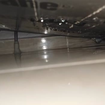 Buzdolabım Altından Su Akıtıyor, Kapağı Göçük Ve Servis Gecikti