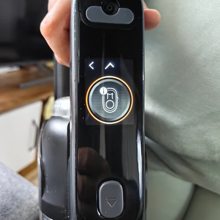 Philips Vacuum Keeps Stopping – “mo” Error Issue After Battery Replacement