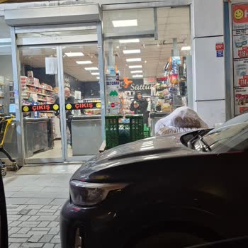 Zeytinburnu Yeşiltepe Happy Center'da Kasada Saygısız Davranış Ve Umursamaz Personel Tepkisi