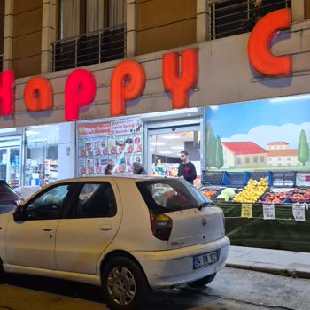Zeytinburnu Yeşiltepe Happy Center'da Kasada Saygısız Davranış Ve Umursamaz Personel Tepkisi