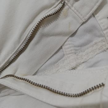 Lekeli Pantolon Gönderildi, İade Talebine Yanıt Gelmedi