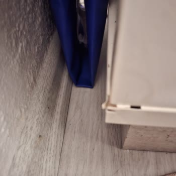 Armento Mobilya’da Kenarları Açık Dolap Ve Geri Getirilmeyen Koltuklar Sebebiyle Yaşanan Mağduriyet