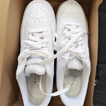 Kullanılmış Ve Etiketsiz Ayakkabı Gönderildi, İade Süreci Müşteriye Bırakıldı