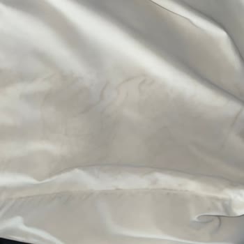 Kısa Sürede Renk Değişimi Yaşayan Montlarda Mağaza Çözüm Reddine Şikayet