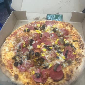 PizzaLazza Soğuk Ve Yetersiz Malzemeli Pizza, Yan Ürün Yanlış Gönderildi