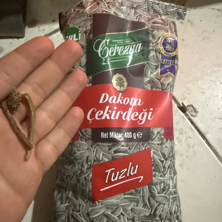 A101’den Satın Alınan Çekirdek Paketi İçinde Ağaç Dalları