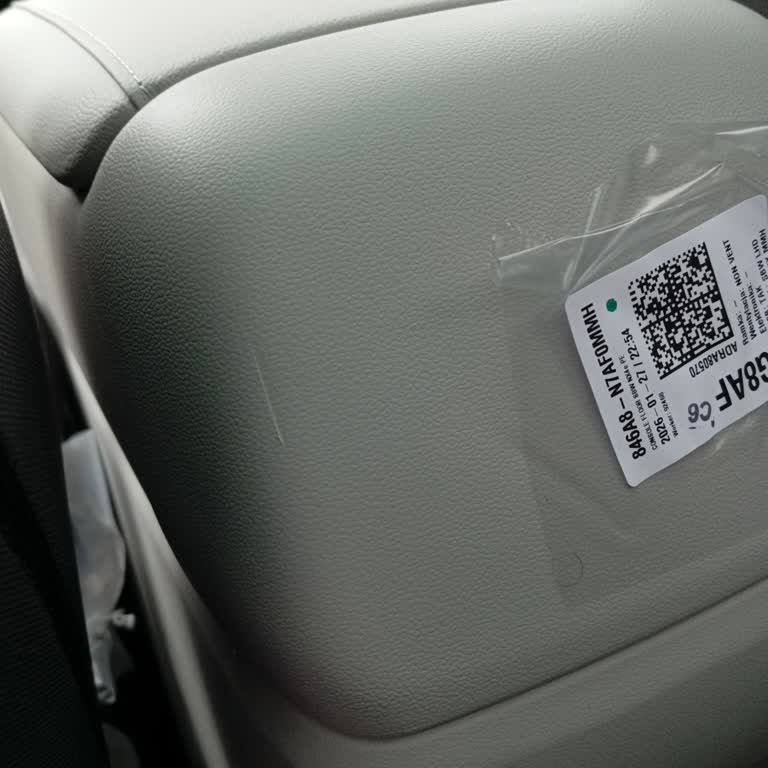 Yeni Aldığım Hyundai Tucson’da Ön Kol Dayama Çizik Yetkili Sorumluluğu Reddetti