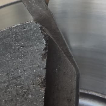 Volkswagen T-Cross Fren Balatası 10 Bin Kilometrede Parçalanıyor, Yetkili Servis Normal Diyor