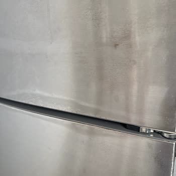 Bosch Buzdolabı Ve Çamaşır Makinesi Yüzey Bozulması Ve Pas Şikayeti