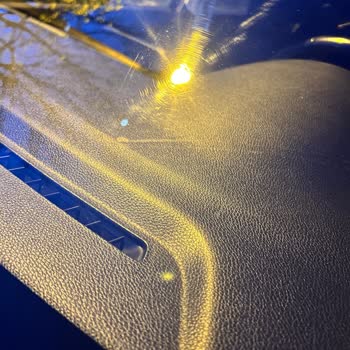 Koyuncu Kia Servisinin Yıkama Sırasında Ön Camı Çizmesi Ve Sorumluluk Reddi