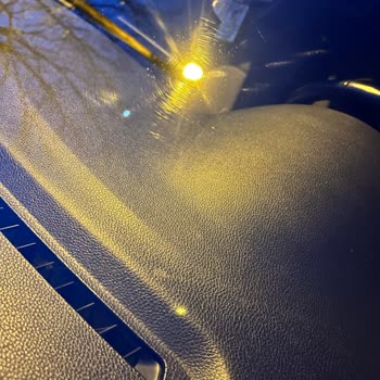 Koyuncu Kia Servisinin Yıkama Sırasında Ön Camı Çizmesi Ve Sorumluluk Reddi