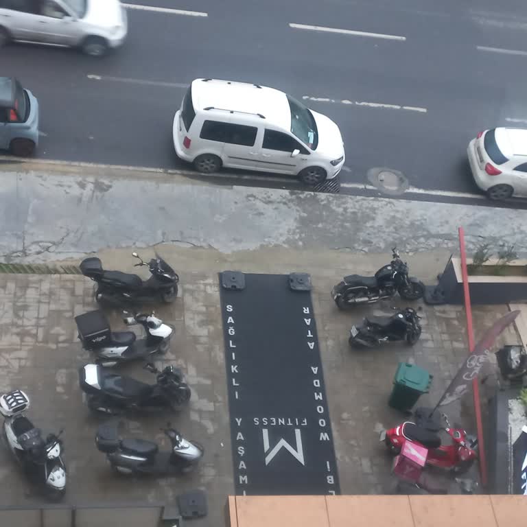 Woom Fitness Geç Saatlere Kadar Süren Gürültü