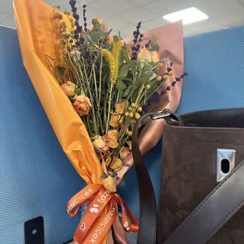 Yanlış Ve Soluk Çiçek Gönderimi İçin İade Talebi