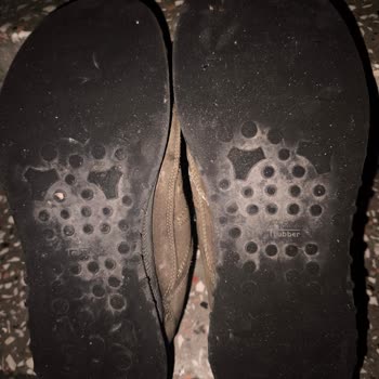 Dockers Botunda Tek Ayakta Aşınma Ve Delik Sorunu Garanti Reddedildi