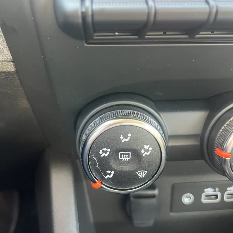 Yeni Renault Clio Klima Göstergesinde Çatlak Ve Garanti Reddi