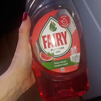 Агрессивный Состав Для Кожи Рук у средства для мытья посуды Fairy Platinum с добавкой арбуз