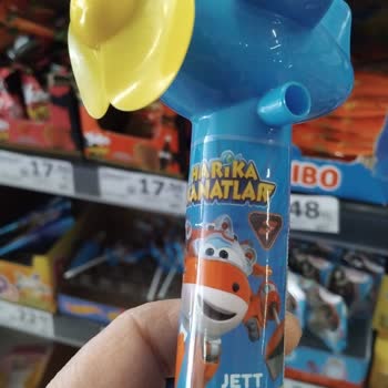 Hap Şeklinde Şeker Ve Paslı Parça İçeren Çocuk Ürünü Tehlikesi