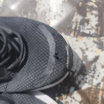 Nike Ayakkabısındaki Üst Açılma Sorunu Ve FLO Müşteri Hizmetinin Çözüm Sunmaması