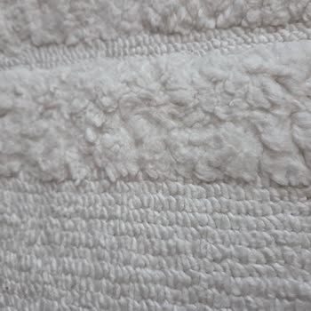 Üç Halı Kısa Sürede Yapıştı, Satıcı Sorumluluk Reddi