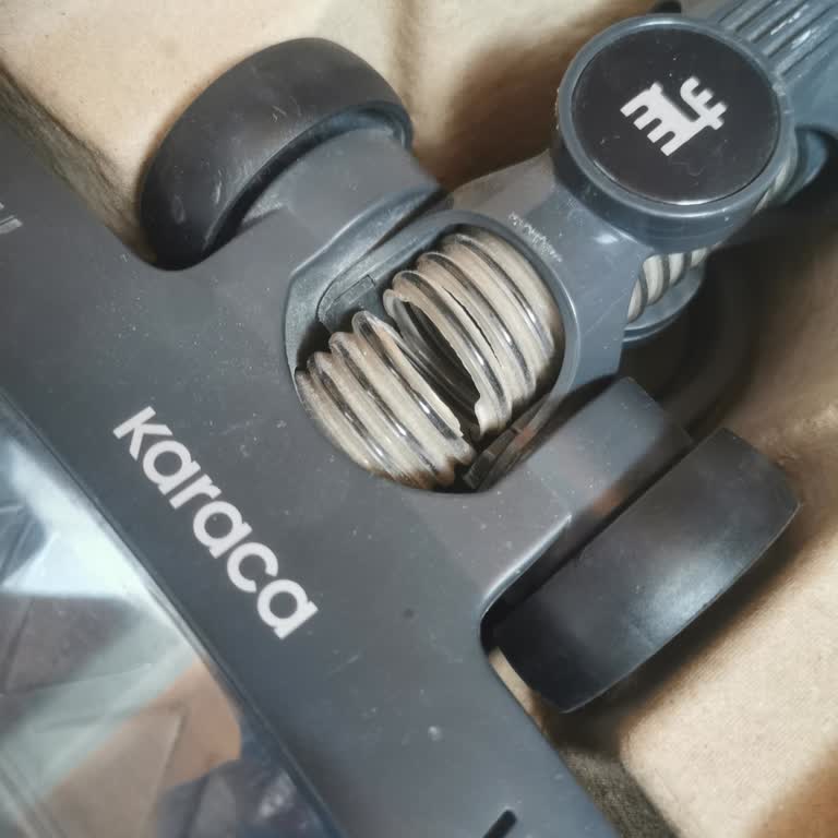 Karaca Şarjlı Dikey Süpürge Bozuk