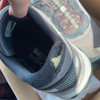 Ayakkabının Erken Deformasyonu Ve Mağaza İlgisizliği