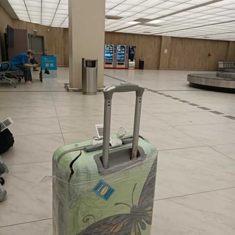 Азимут Авиакомпания Повреждение Богажа на рейсе Самара-Минеральные А4 6308, прошу возместить ущерб