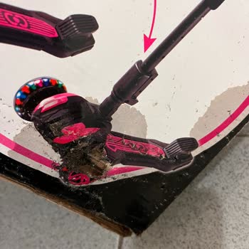 Sürat Kargo'nun Hasarlı Çocuk Scooter Teslimatı ve Kaba Müşteri Hizmeti