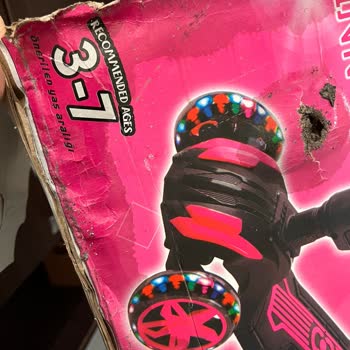 Sürat Kargo'nun Hasarlı Çocuk Scooter Teslimatı ve Kaba Müşteri Hizmeti